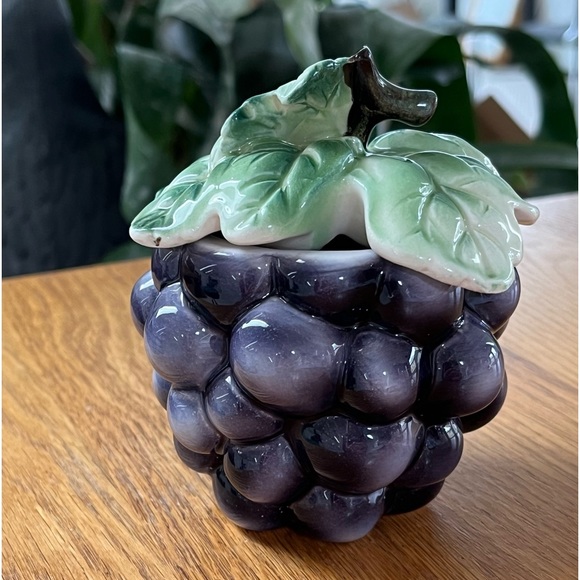 Vintage ceramic grapes jelly jar with spout for spoon. No spoon. EUC - Picture 2 of 6